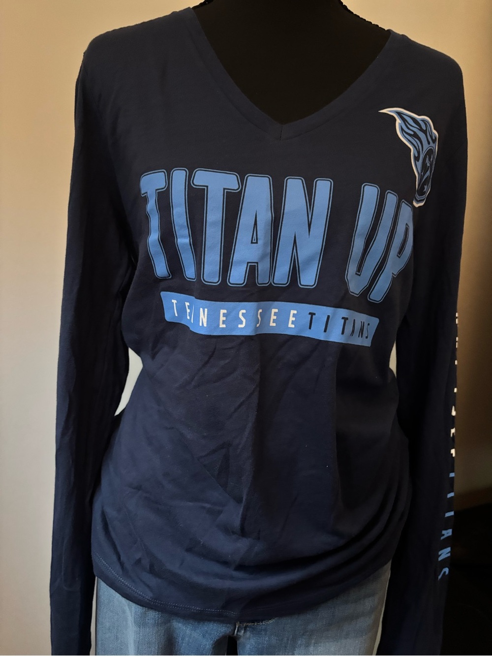 Tennessee Titans "Titan Up" Navy Long Sleeve V-Neck Tee Size Medium
